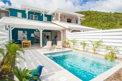 Bed & Rum villa salle de piscine luxe Martinique