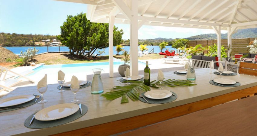 Villa Martinique Rum'trotters Bed & Rum Céladon terrasse piscine vue mer