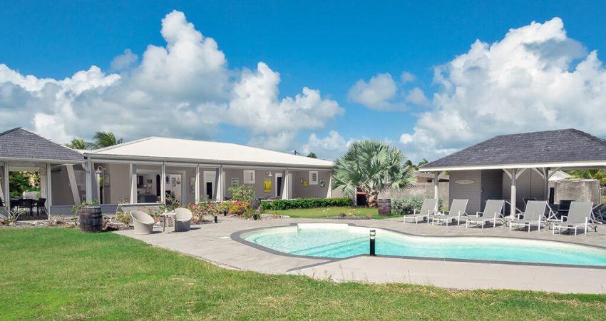 Villa luxe Martinique Bed & Rum Macabou piscine terrasse