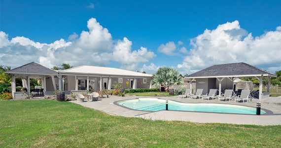 Pourquoi louer une maison avec piscine en Martinique ?
