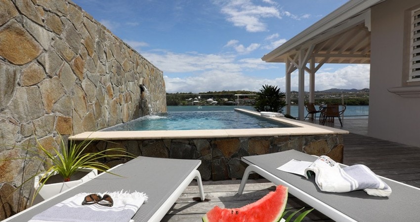 Location villa luxe piscine Martinique Bed & Rum Blue Light